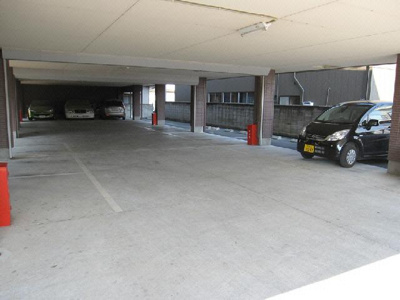 【駐車場】 | ルナパレス | 駐車場