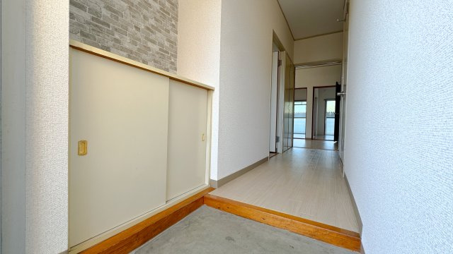 マンション名倉の玄関