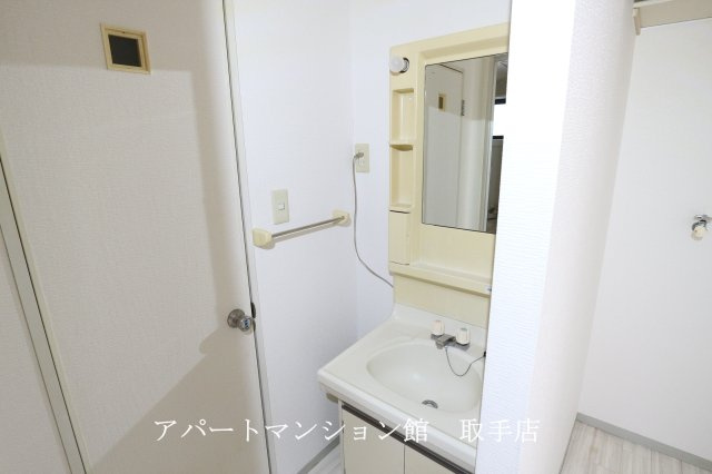 セジュール石田Ⅱの独立洗面台