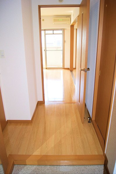 玄関です★