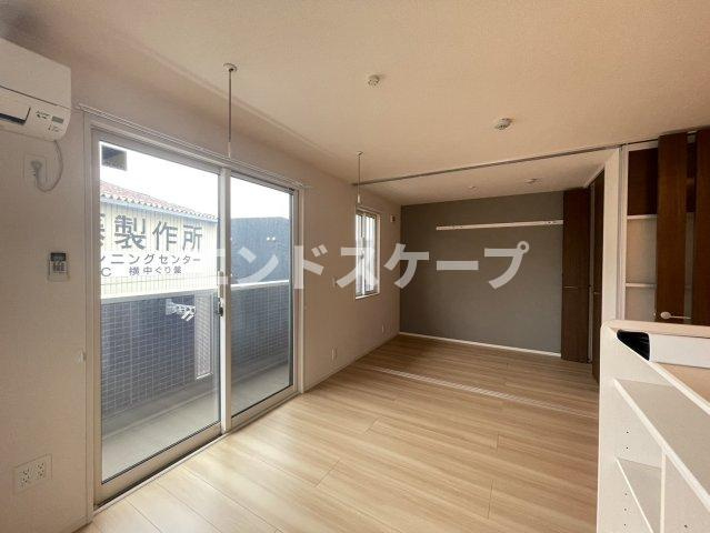 カーサ・プリメーラの居間・リビング|高崎、前橋エリアのお部屋探しはエンドスケープまで！お客様の理想お聞かせ下さい♪