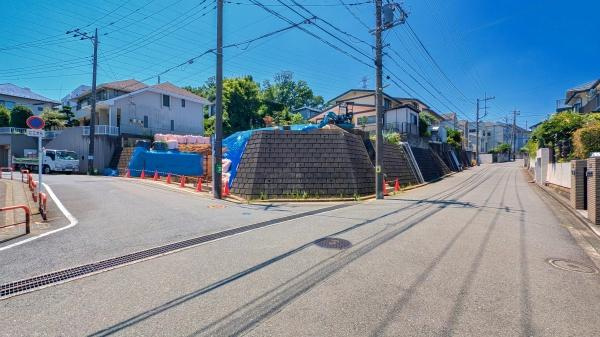 横浜市青葉区梅が丘の新築一戸建の外観|陽当りの良さが伝わります！
是非、現地にてご確認下さい。