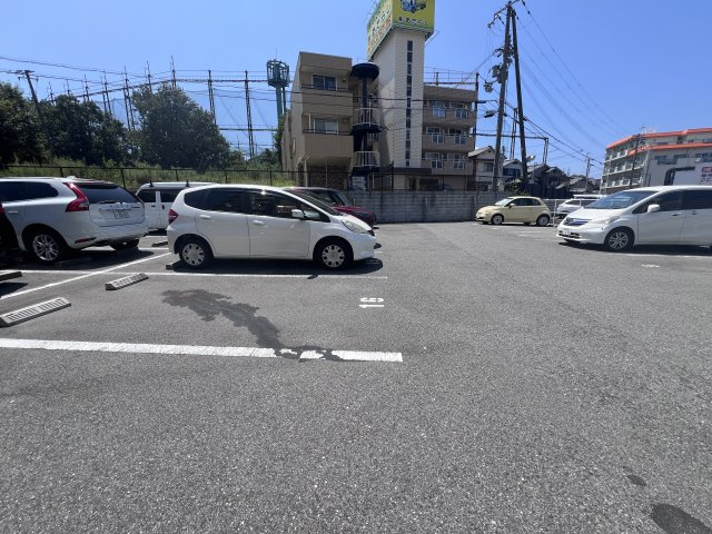 パレ清水が丘の駐車場