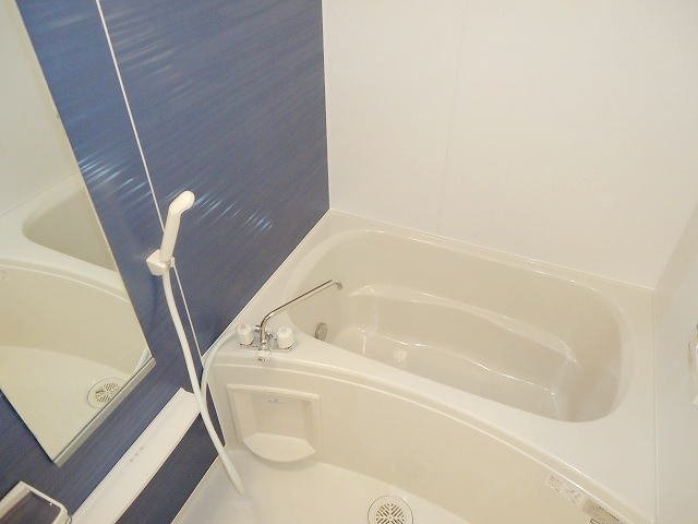 プリムローズ向原　Ａの浴室|きれいなお風呂です