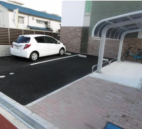 泉大津市森町１丁目のハイツのその他共用部分|駐車場があるので、車を買う予定の方も安心です