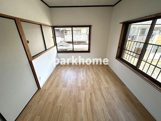 神田の一戸建ての洋室|ゆったりした洋室です