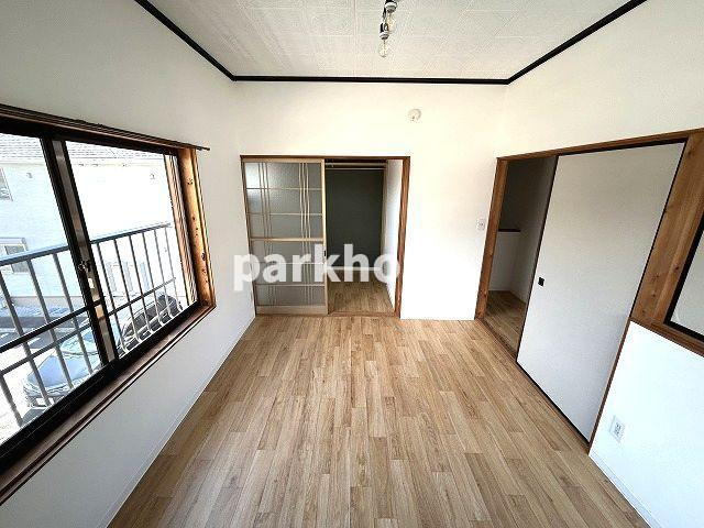 神田の一戸建ての洋室|広々とした洋室です