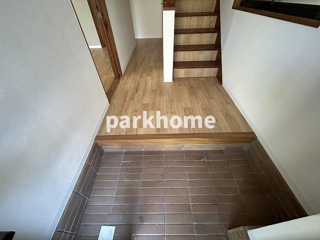 神田の一戸建ての玄関|きれいな玄関です