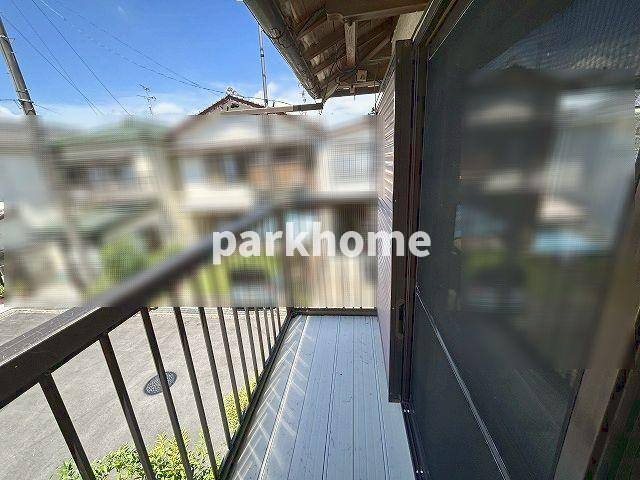 神田の一戸建てのバルコニー|開放的で明るい空間を演出してくれるバルコニーです