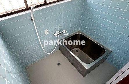 神田の一戸建ての浴室|日々の暮らしに欠かせないお風呂です