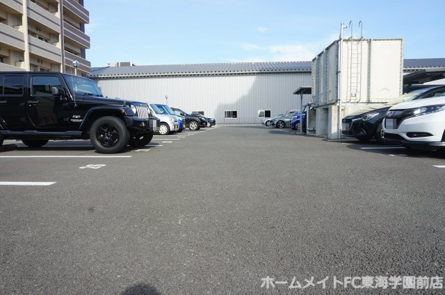 菊池郡菊陽町大字津久礼の賃貸マンションの駐車場