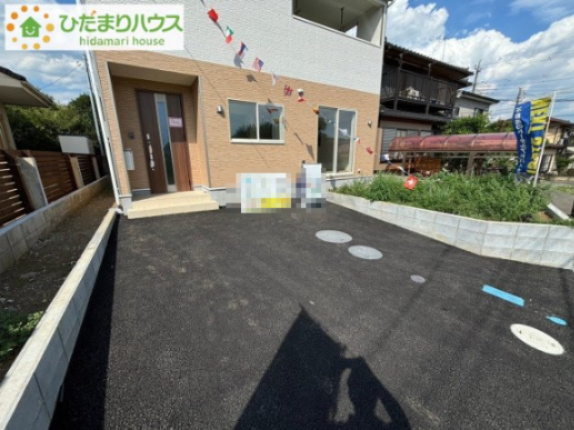 桶川市上日出谷　第12　新築一戸建て　クレイドルガーデン　01の駐車場|カースペース並列2台駐車可能