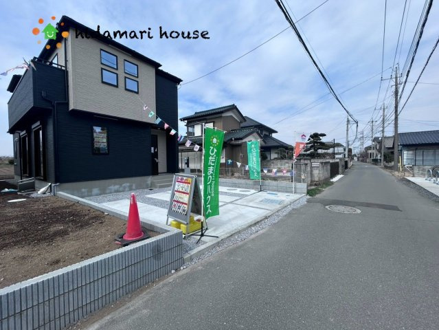 蓮田市閏戸4期　新築戸建　グラファーレ01の前面道路含む現地写真