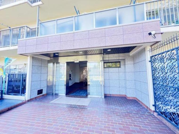 寝屋川スカイハイツのエントランス|エントランス
■物件内覧・資金計画相談・住宅ローン相談、リフォーム相談、お問合せ受付中■
※当日・翌日のご内覧、ご相談はお電話でのお問合せがスムーズです！