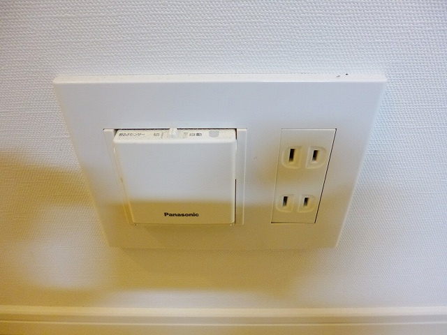 ParkAxis秋葉原Eastの設備|玄関に取り外し可能な非常灯付です