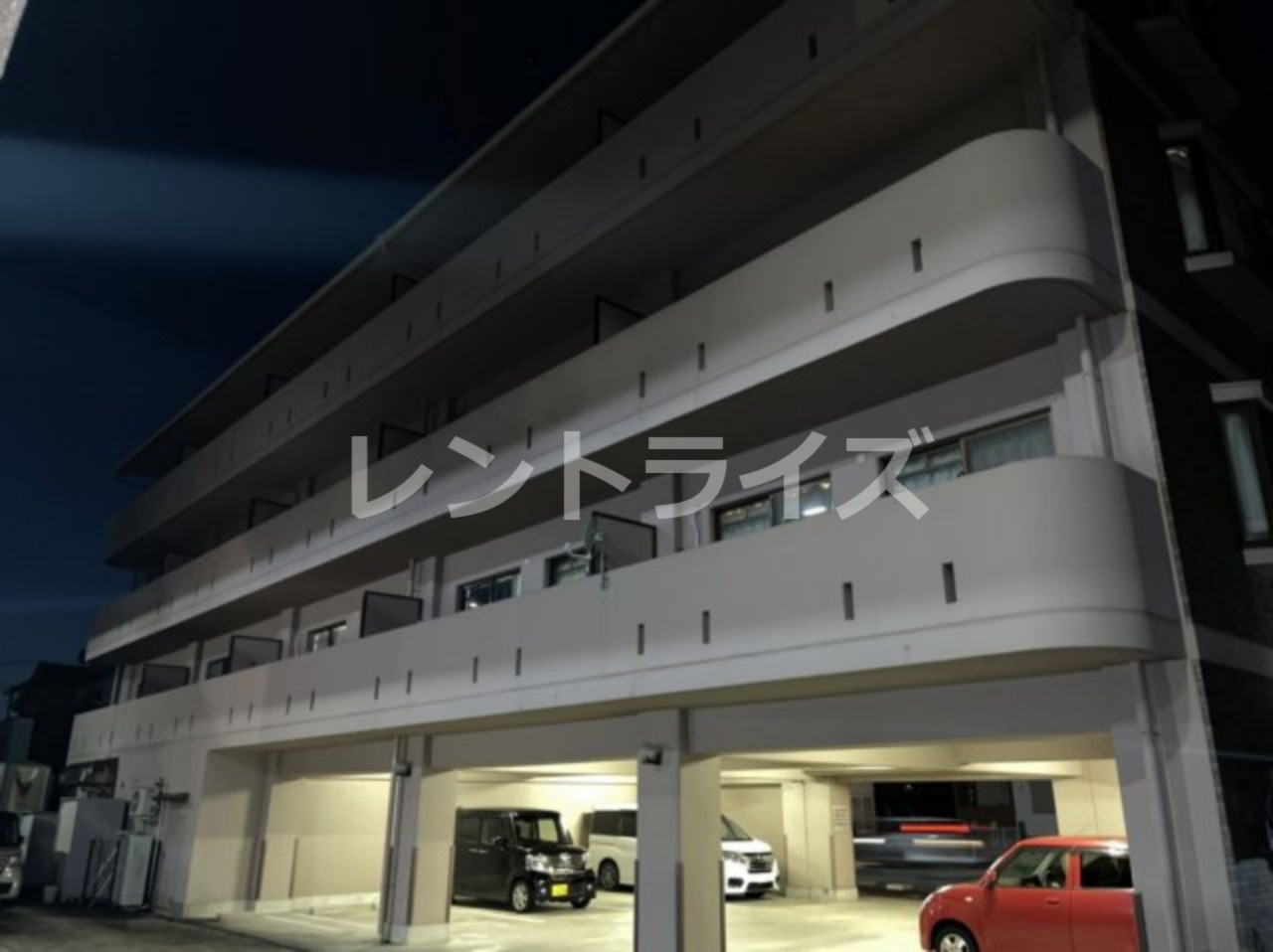 プリムローズAのエントランス