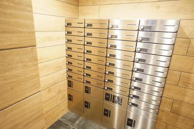 アルティザ葛西のエントランス