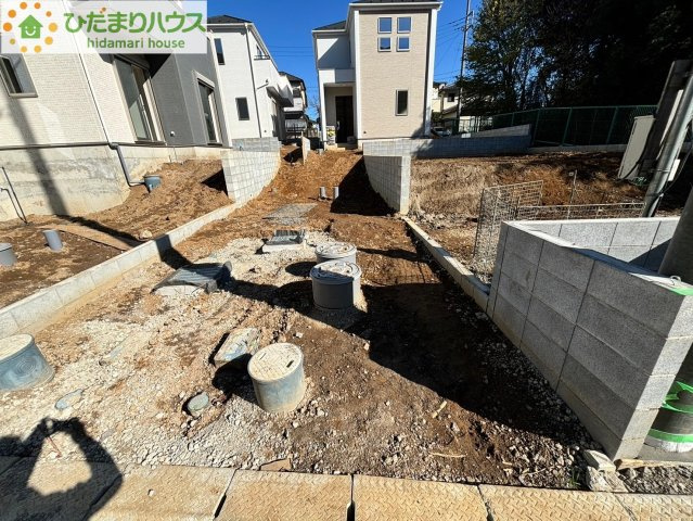 蓮田市黒浜　6期　新築一戸建て　グラファーレ　03の駐車場|駐車2台以上可能で、
急な来客時にも安心ですね☆彡					
