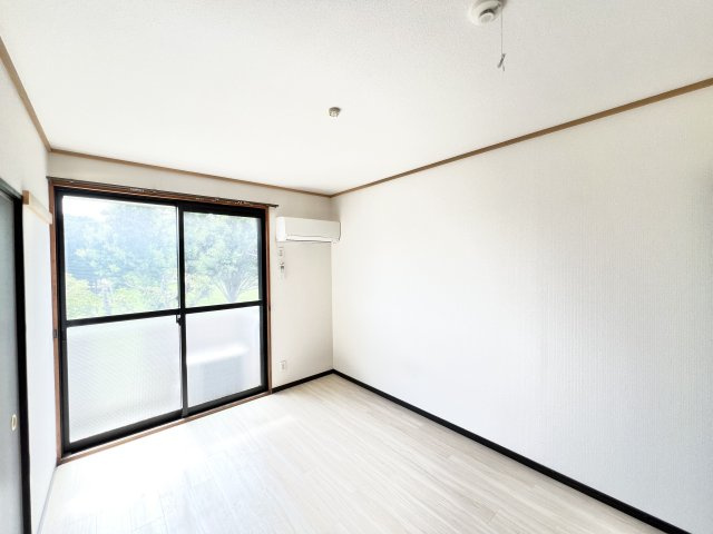 エバーグリーン Ⅱの洋室|※別部屋参考写真