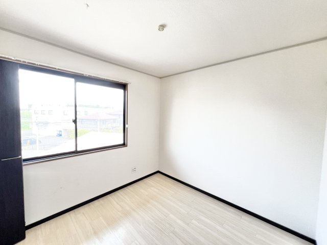 エバーグリーン Ⅱの居間・リビング|※別部屋参考写真