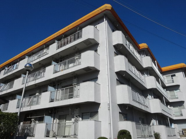 日山マンションの外観