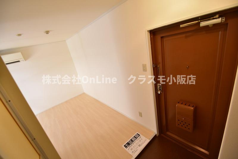 東大阪市長堂１丁目の賃貸マンションの玄関