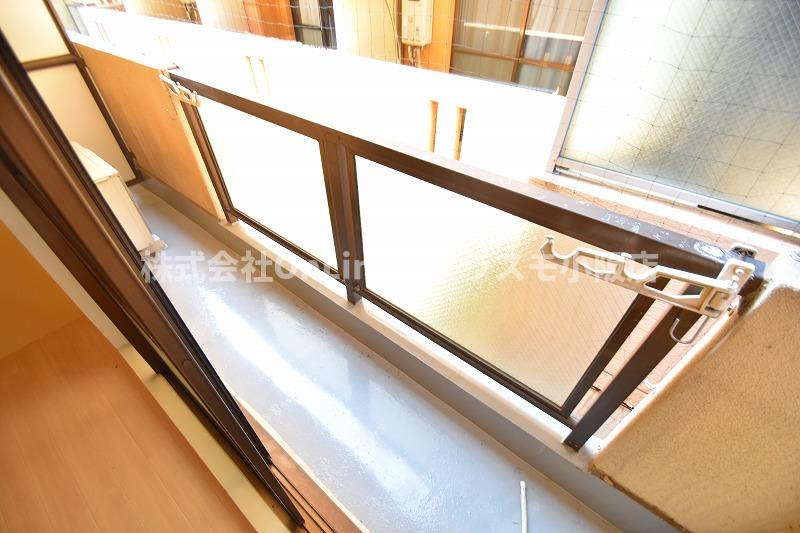 東大阪市長堂１丁目の賃貸マンションのバルコニー