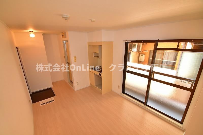 東大阪市長堂１丁目の賃貸マンションの居間・リビング