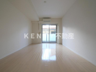 【居間・リビング】 | ＦＯＲＴＩＳ大森 | ゆったりとした居間です