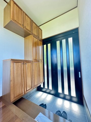 茨木市宿久庄5丁目戸建の玄関