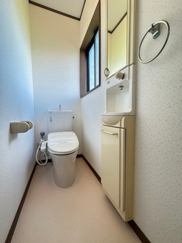 茨木市宿久庄5丁目戸建のトイレ