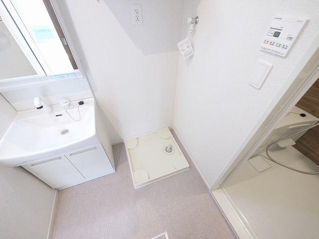 Ｃｒｅｓｔ　倭の洗面所|室内洗濯置き場