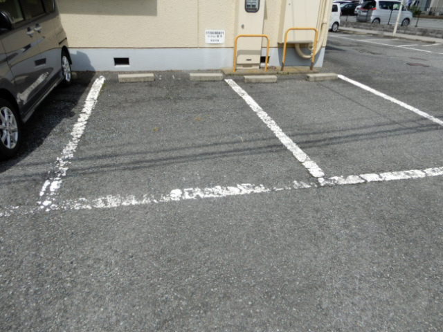 マンション堂本の駐車場