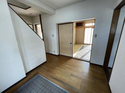 福山市西新涯町一丁目　戸建の玄関|広々な玄関