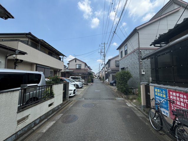 富士見市上沢　建築条件なし売地　東武東上線『鶴瀬駅』徒歩12分　【鶴瀬小学区】の前面道路含む現地写真