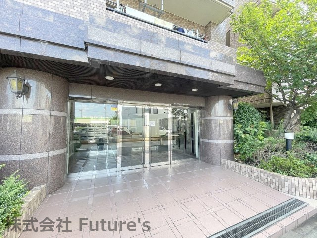 三郷早稲田サニーコートのエントランス|マンションエントランス