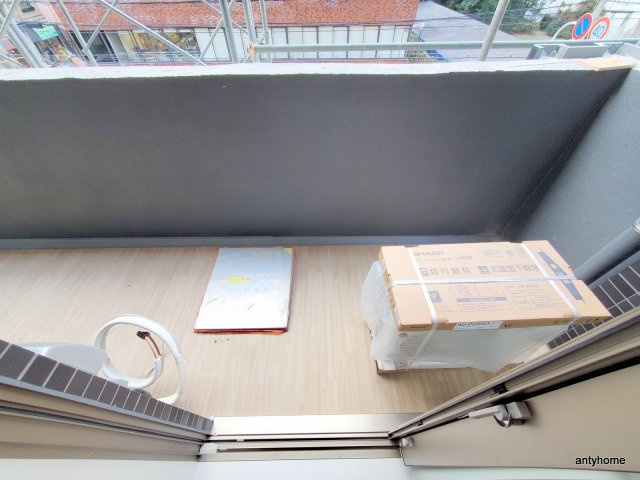 プレサンス東三国駅前グランクラス　仲介手数料無料のバルコニー