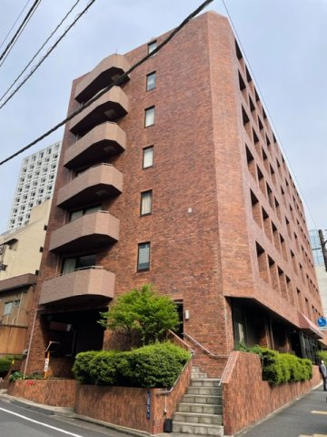 ロイヤル赤坂サルーンの外観