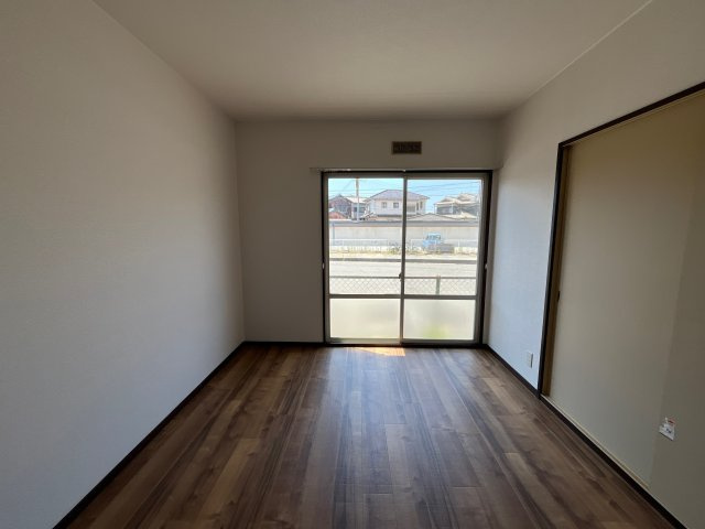 サンシティ小坂の居間・リビング