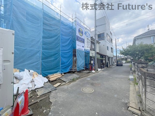 三郷市戸ヶ崎2丁目　新築戸建　全1棟の前面道路含む現地写真|前面道路含む現地写真です。