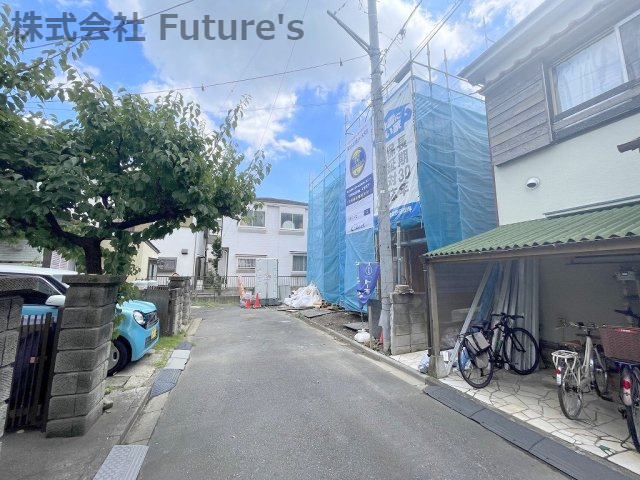 三郷市戸ヶ崎2丁目　新築戸建　全1棟の前面道路含む現地写真|前面道路含む現地写真です。
