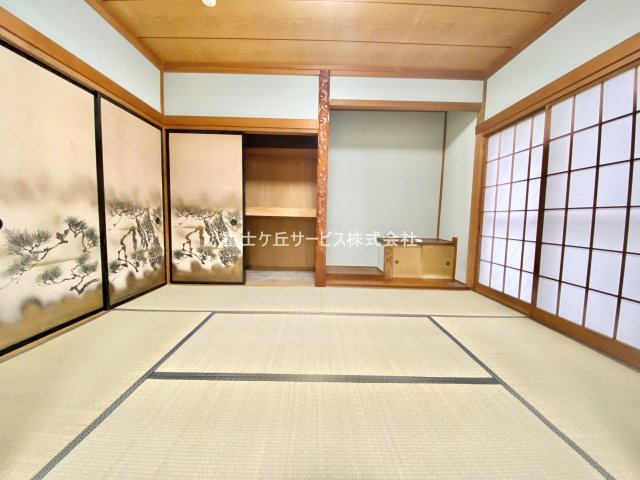 【和室】 | 富士市大淵 中古戸建て | 和室ならではの温かな和の空間で寛ぎの時間を過ごせます