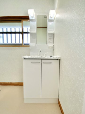 【独立洗面台】 | 富士市大淵 中古戸建て | 朝の身支度には欠かせない独立洗面化粧台