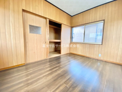 【寝室】 | 富士市大淵 中古戸建て | 使い勝手のいい寝室です