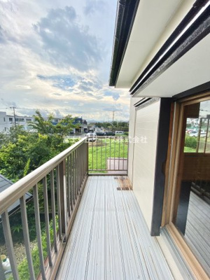 【バルコニー】 | 富士市大淵 中古戸建て | お洗濯にも便利なバルコニー付き