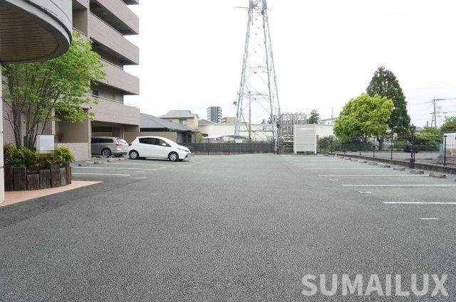 ソル・レヴェンテの駐車場