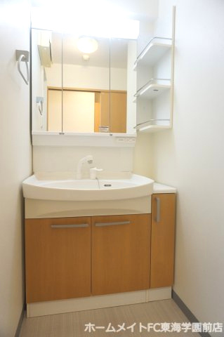 ソル・レヴェンテの独立洗面台