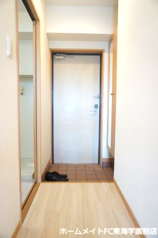 ソル・レヴェンテの玄関