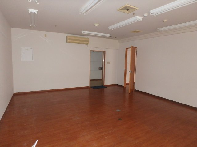 第１十合ビルの内装