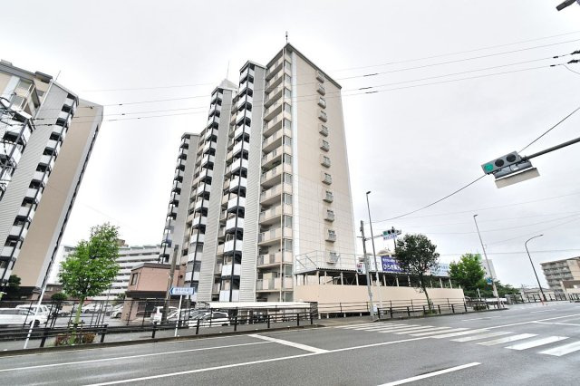 日商岩井リバーサイドマンションB棟の外観